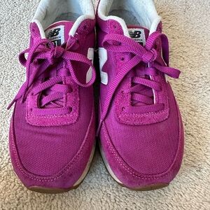 New Balance Women's Fuchsia Sneakers